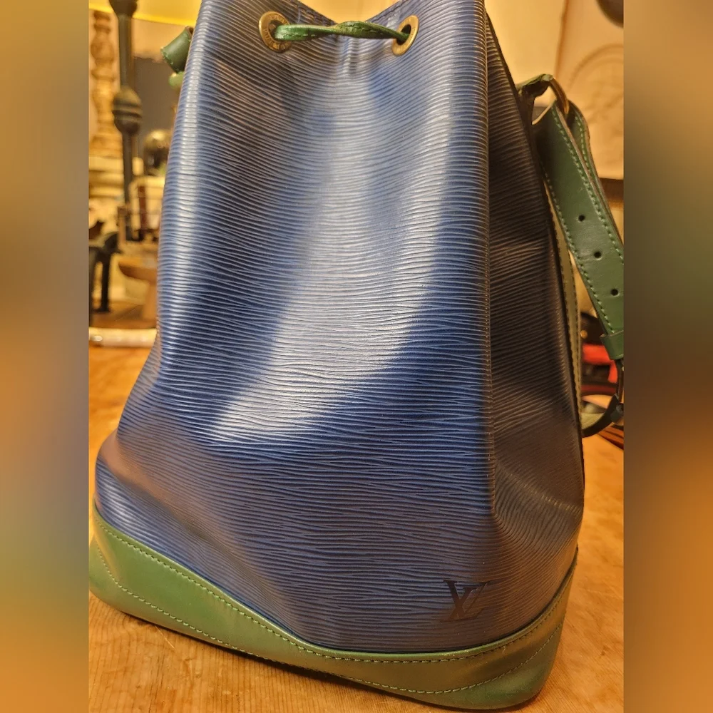 Louis Vuitton Paris LV Noe Blue/Green Leather Drawstring Bucket Bag